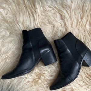 Aldo Black Leather Chelsea Boots Size 8.5